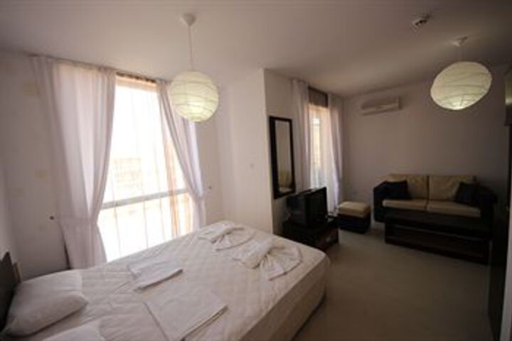 Room 45 of 153