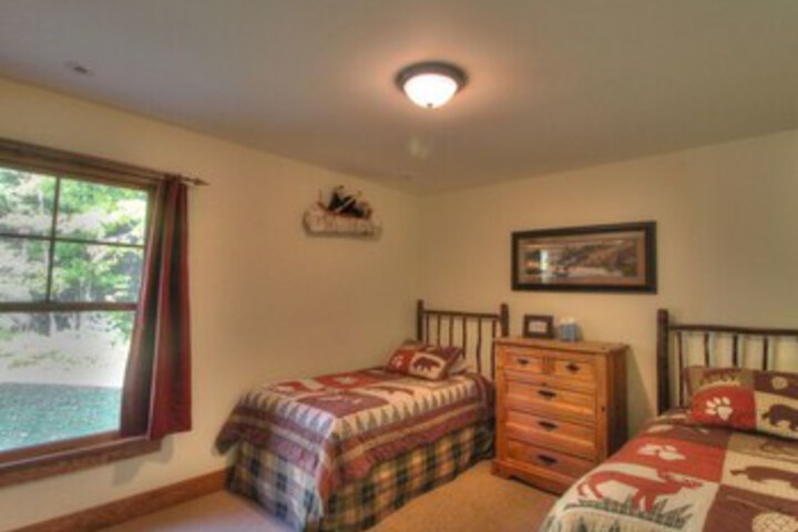 Room 12 of 24