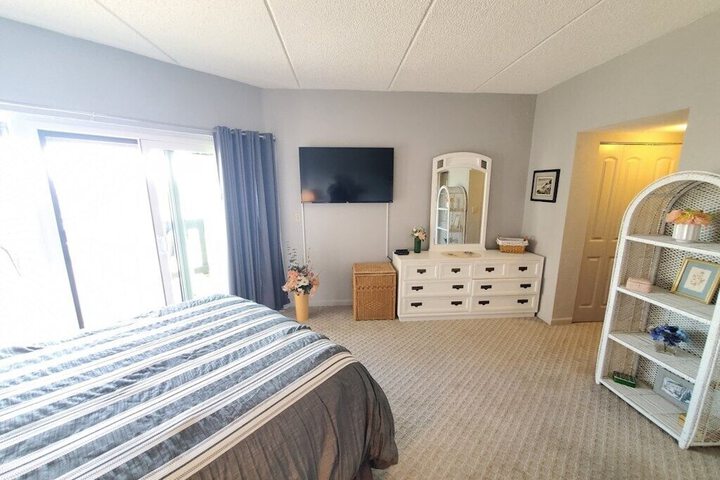 Room 6 of 36