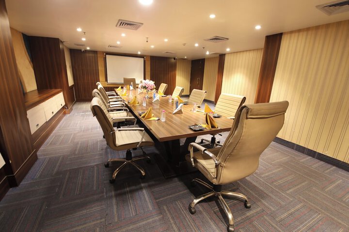 Business Center 63 of 82