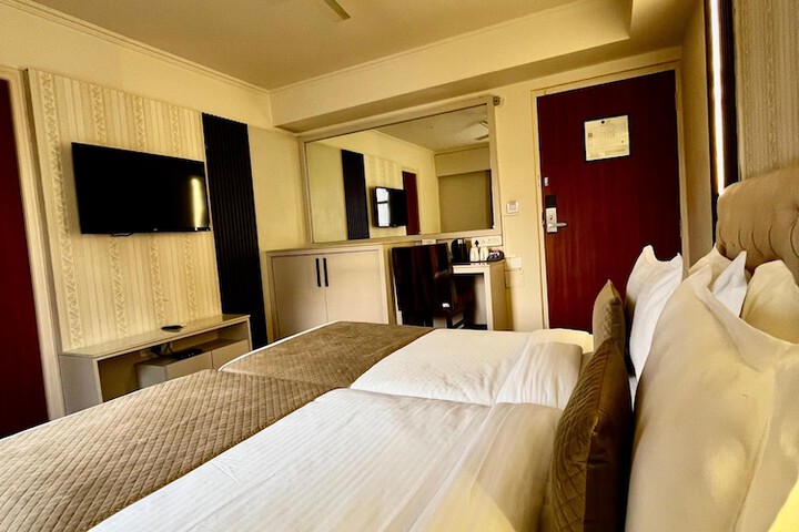 Room 25 of 67