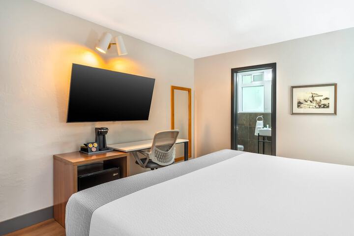 Room 22 of 36
