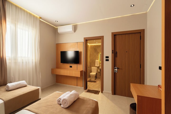 Room 25 of 44
