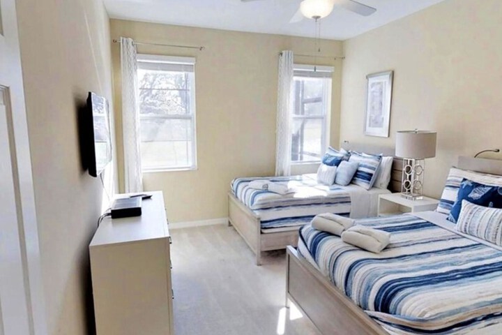 Room 4 of 64