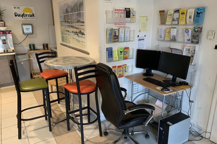 Business Center 27 of 32