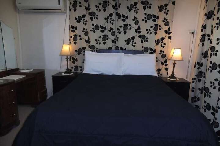 Room 6 of 16