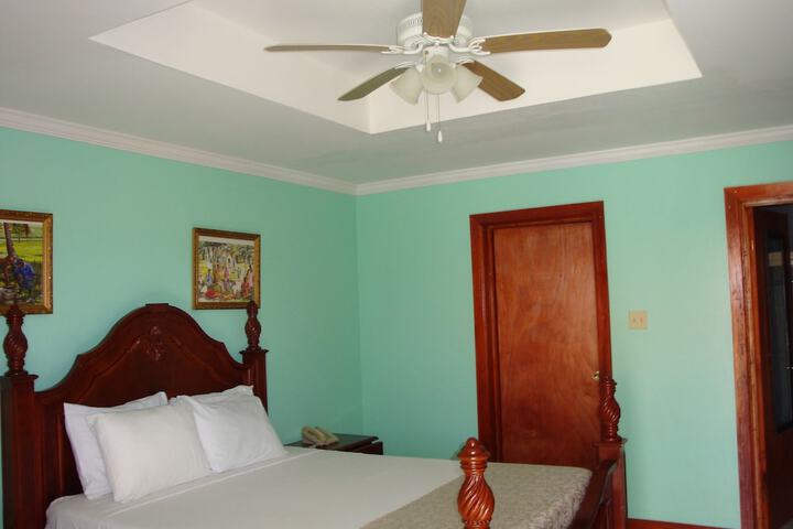 Room 11 of 162