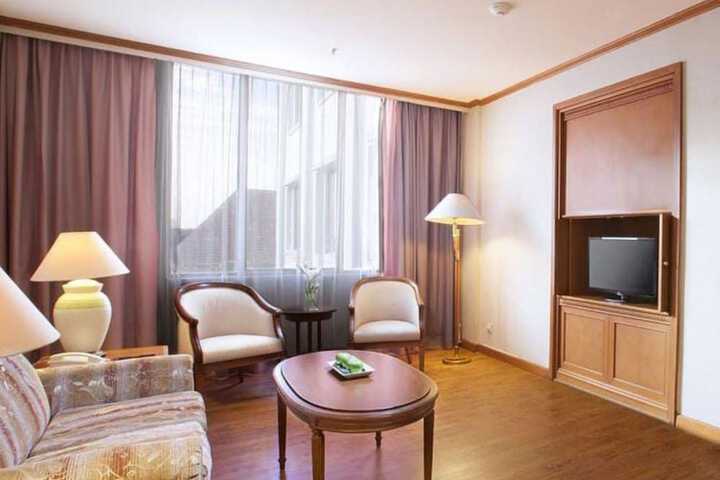 Room 16 of 32