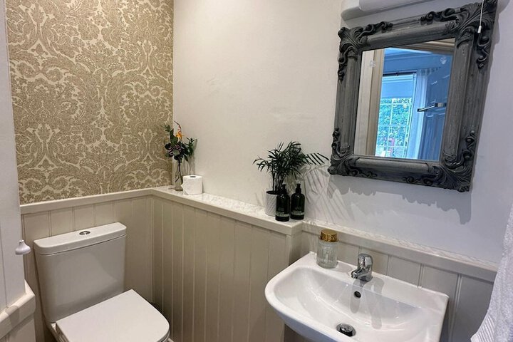 Room 10 of 11
