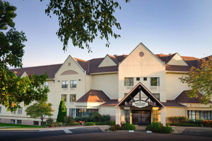 Exterior of Welk Resort Branson Lodges