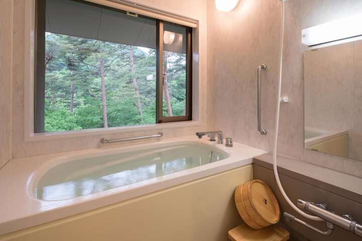 Room 8 of 27