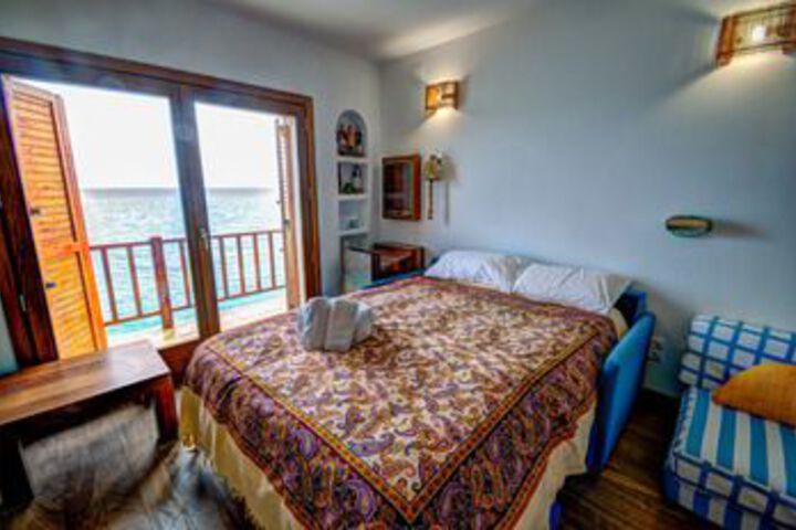 Room 10 of 20