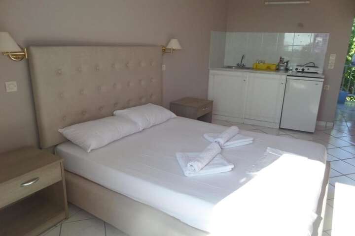 Room 5 of 12