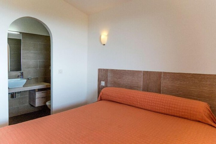 Room 14 of 42