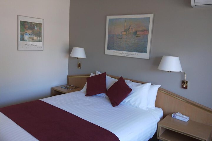 Room 16 of 48
