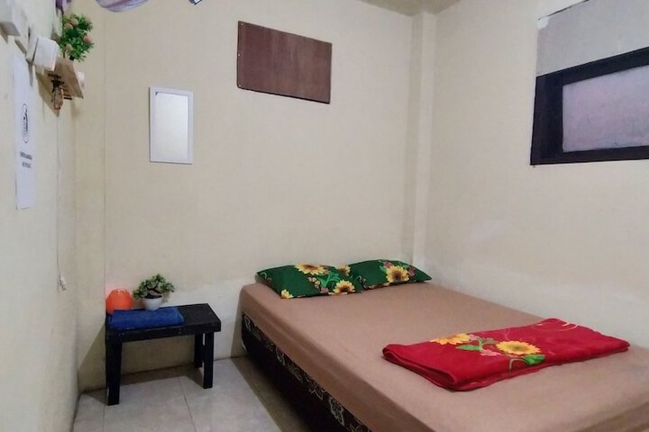 Room 2 of 6
