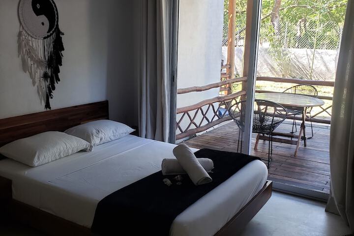 Room 4 of 18