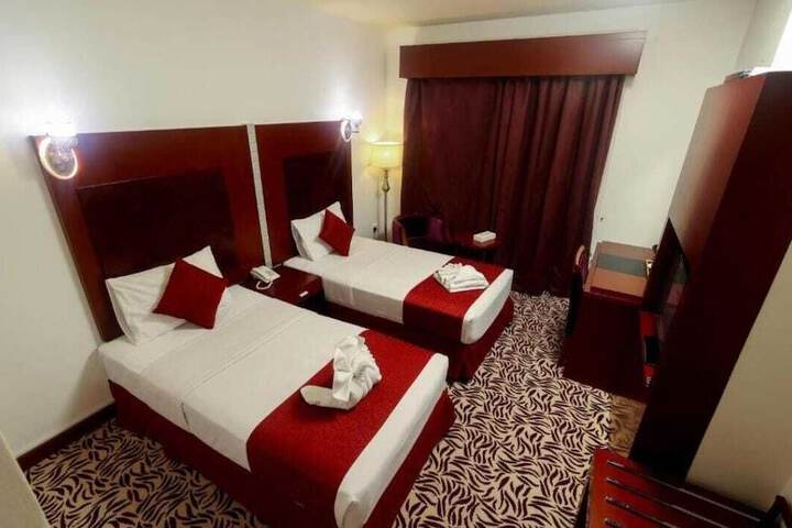 Room 8 of 12