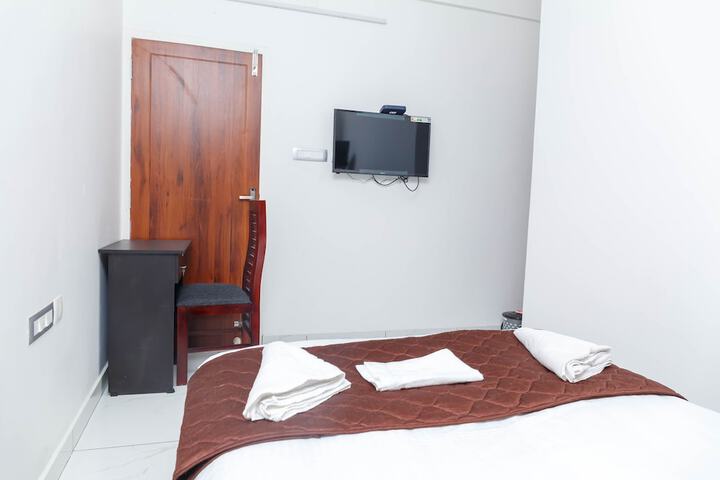 Room 6 of 37