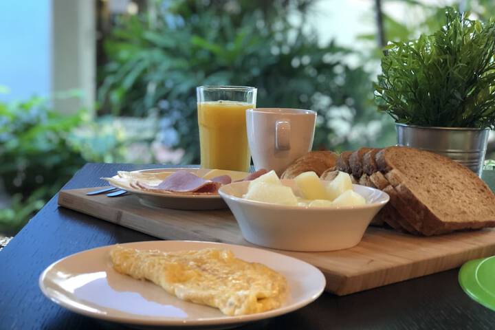 Breakfast/Coffee Service 55 of 68