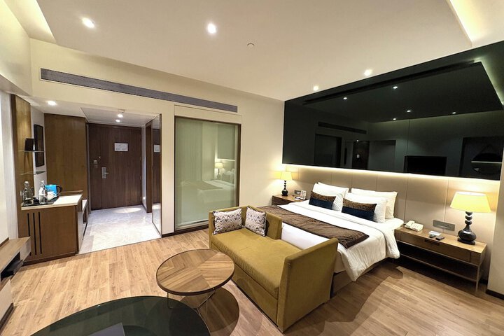 Room 7 of 37