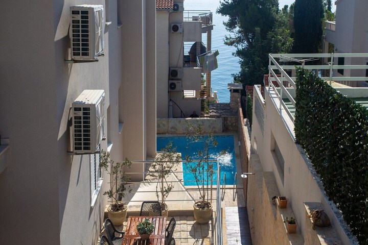 Hotel 65 of 65