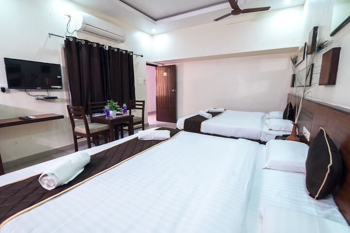 Room 7 of 25