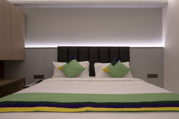 Room 12 of 41
