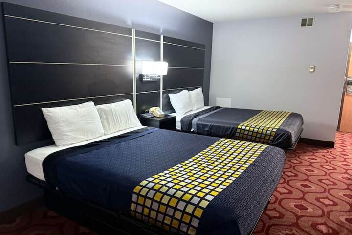 Room 11 of 38
