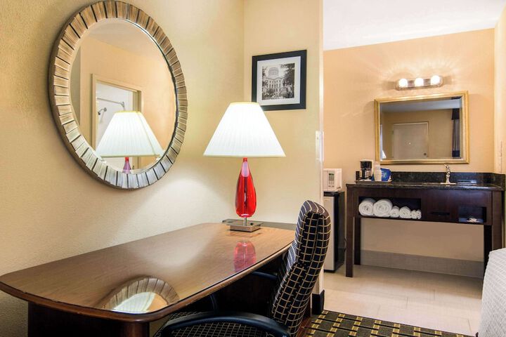 Room 44 of 46