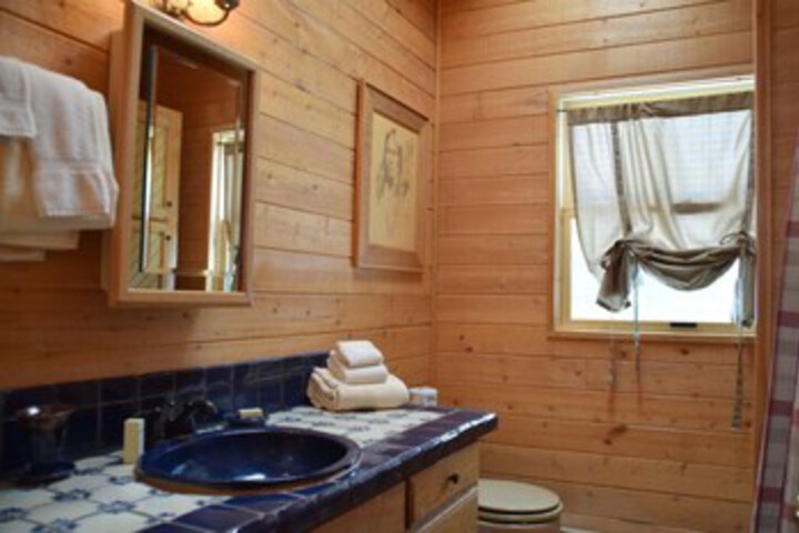 Room 4 of 32