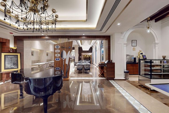 Guest Lobby