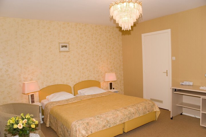 Room 12 of 24