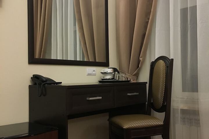 Room 17 of 83