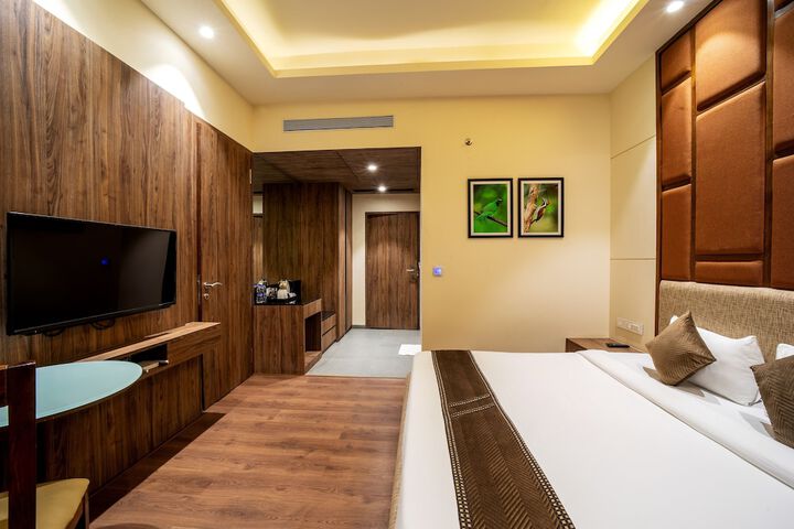 Room 52 of 133