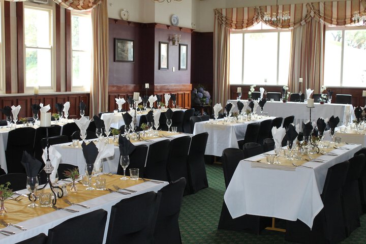Ballroom/Hall 27 of 32