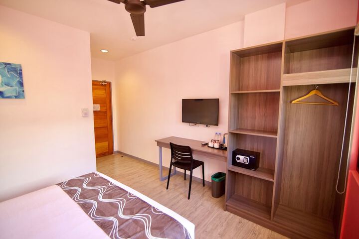Room 19 of 34
