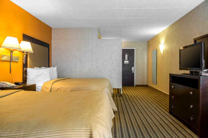 Room 28 of 39