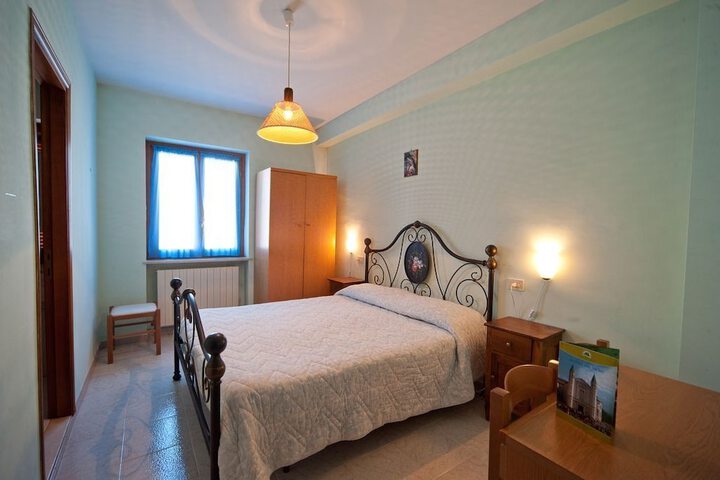 Room 3 of 22