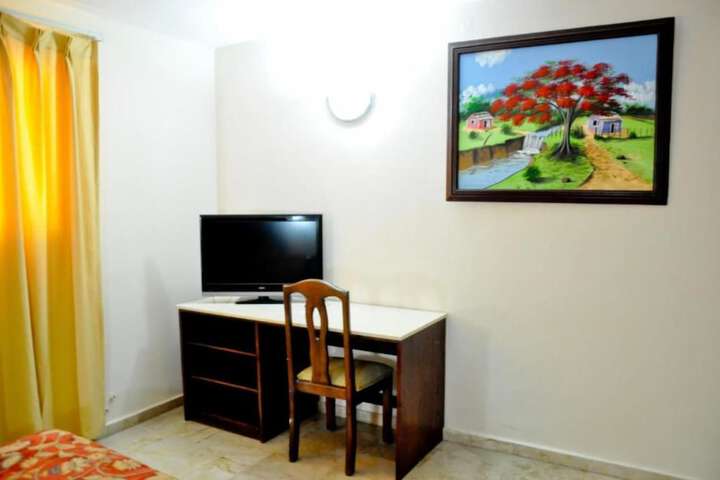 Room 10 of 28