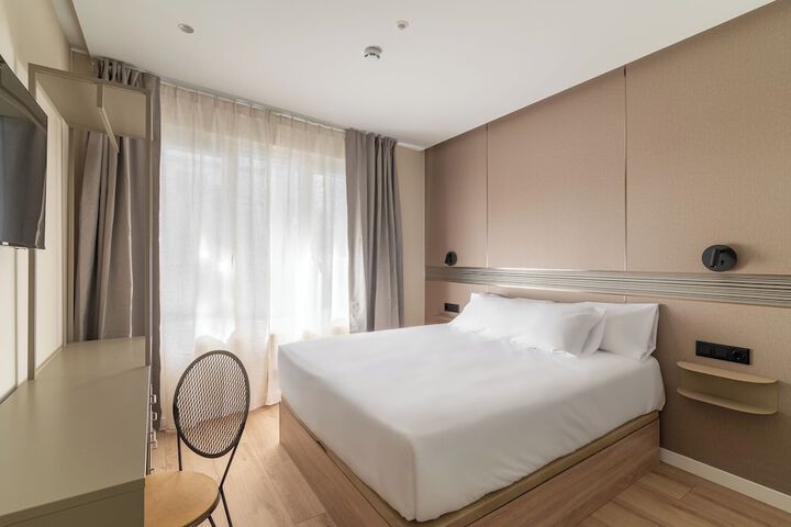 Room 5 of 23
