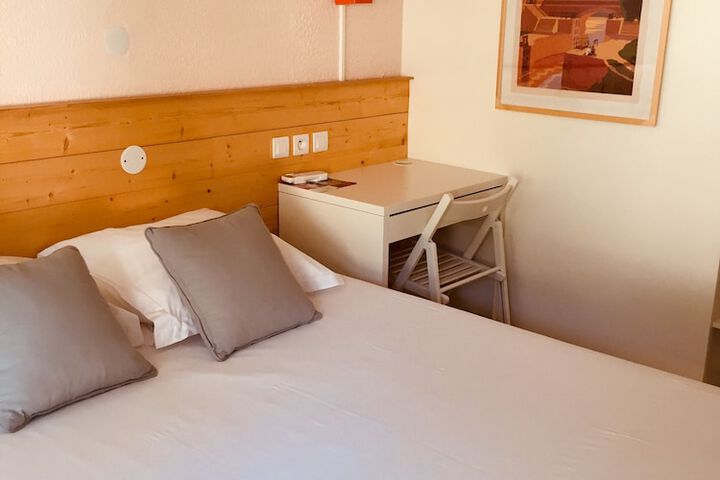 Room 17 of 141
