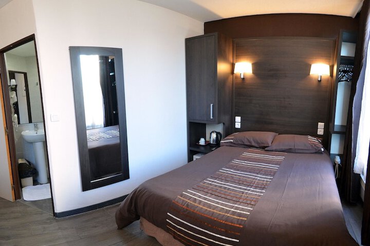 Room 4 of 48