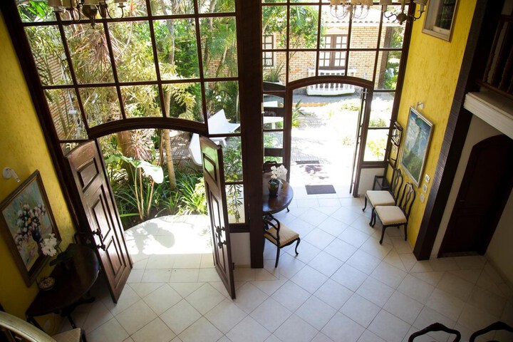 Guest Lobby