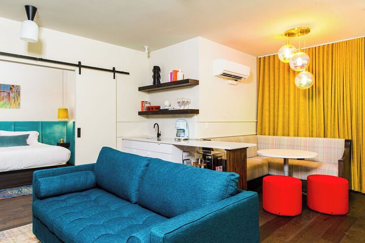 Room 125 of 203