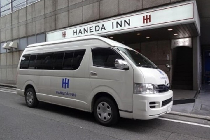 Airport shuttle