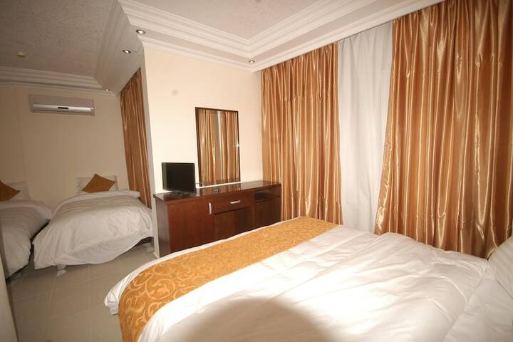 Room 17 of 78