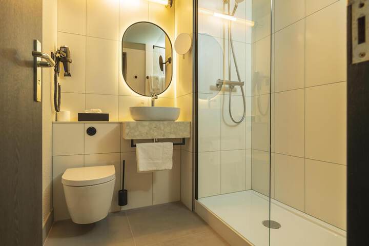 Clean Restrooms