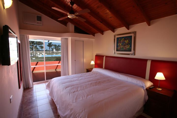 Room 9 of 27