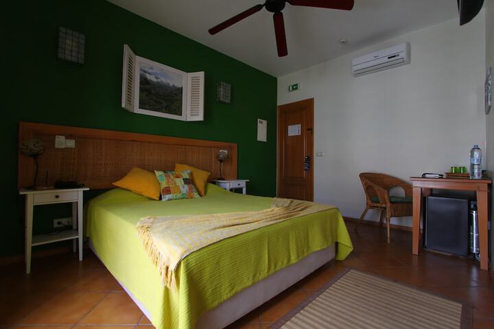 Room 33 of 95